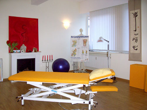 Einrichtung - Physiotherapiepraxis mit dem Schwerpunkt Kiefergelenksdysfunktion (CMD)<br>
Heilpraktikerin für Physiotherapie  in 33602 Bielefeld